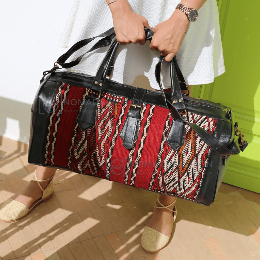 Bolsa de viaje con kilim negro, piel ecológica