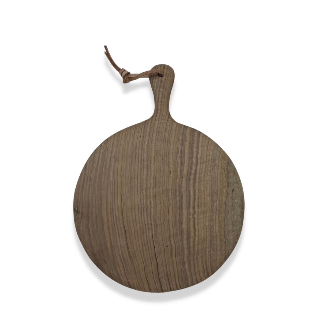 Round Walnut chopping board Large